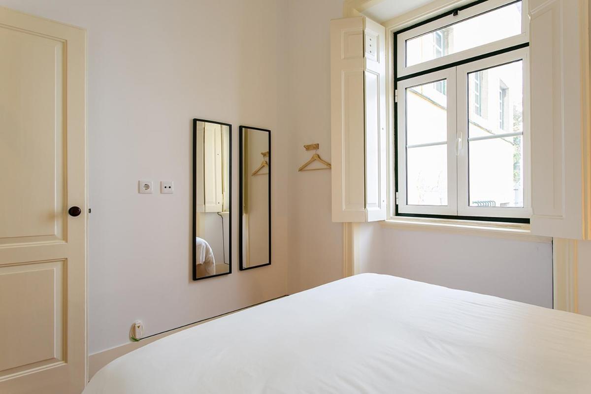 Lovelystay - Cozy 3Bdr Apartment In Estrela Lisboa Eksteriør bilde