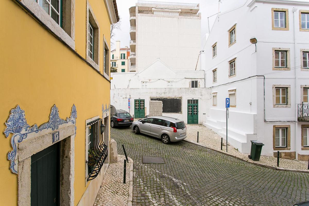 Lovelystay - Cozy 3Bdr Apartment In Estrela Lisboa Eksteriør bilde