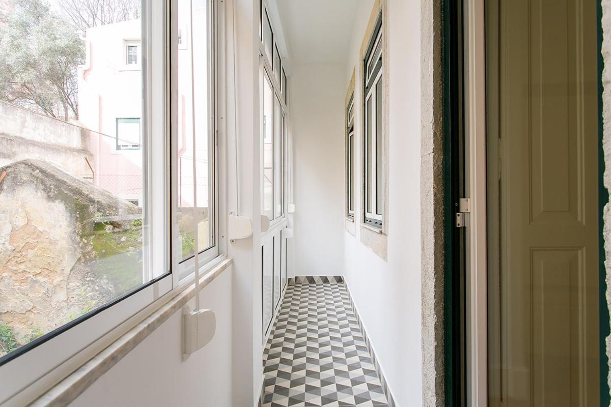 Lovelystay - Cozy 3Bdr Apartment In Estrela Lisboa Eksteriør bilde